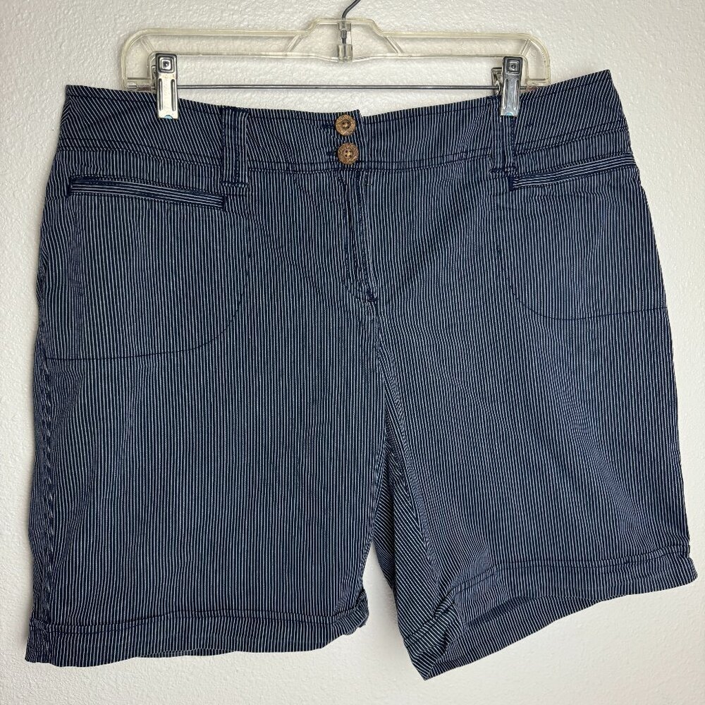 Avenue Navy with White Pinstripe Shorts Cotton & Spandex Size 16